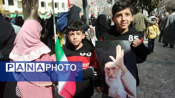 یک روز متفاوت با حضور مردمی از جنس غیرت و استقامت