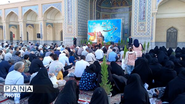 قرائت دعای عرفه در زیارتگاه شهید آیت الله مدرس
