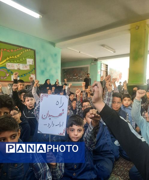 برپایی یادمان شهید مقاومت در دبستان پسرانه سرافراز ناحیه۷ 