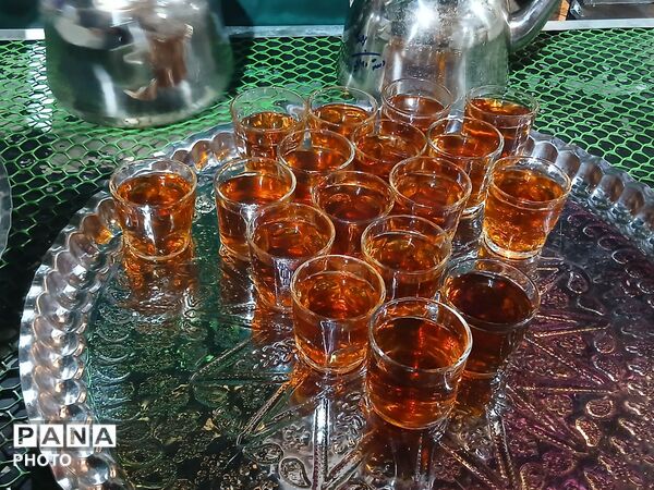  خدمت رسانی چایخانه حضرت زهرا 