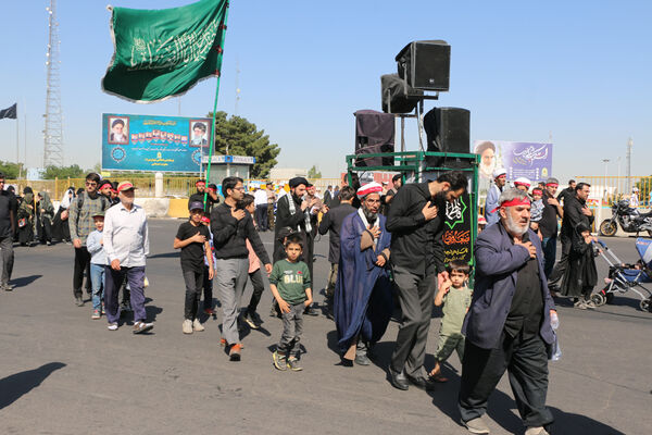 جلوه‌هایی از حضور نوجوانان در مراسم سالگرد ارتحال امام خمینی(ره)