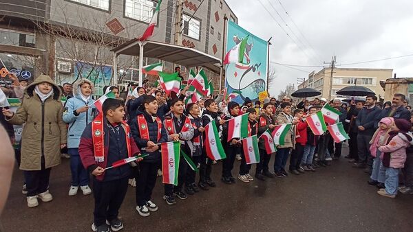 قابی از خواجه در راهپیمایی ۲۲‌بهمن