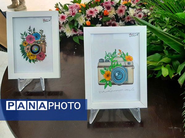 برگزاری نمایشگاه اشک‌ها و لبخندها در مشهد