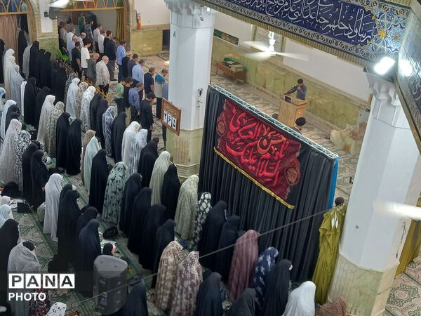 نماز جمعه در صحن مطهر امامزاده جعفرابن موسی الکاظم پیشوا