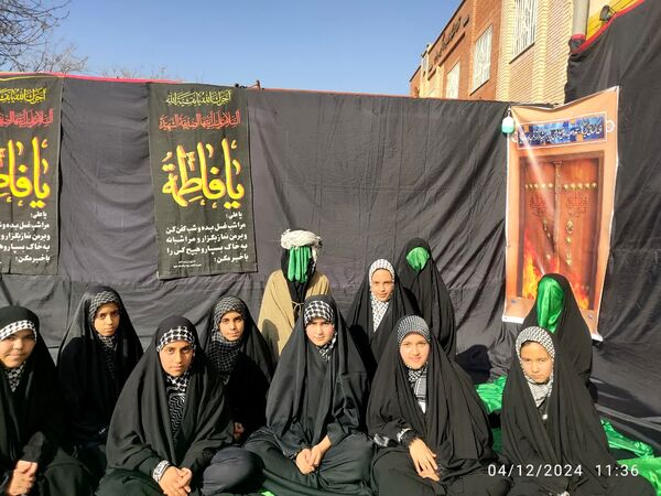 برپایی موکب شهادت حضرت فاطمه(س) در دبیرستان دخترانه نوید ناحیه ۵ مشهد