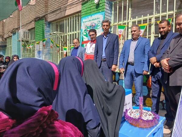 شور عاطفه‌ها در مدارس منطقه ۱۰