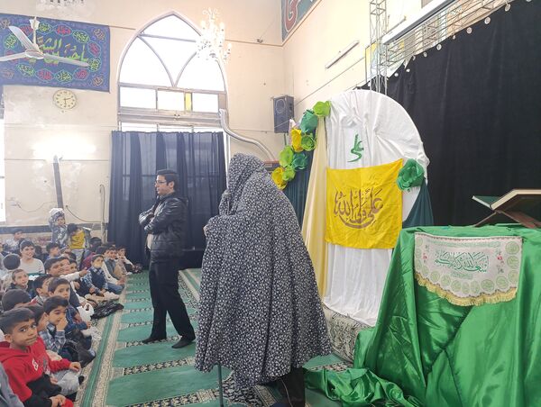 مسجد حسین‌بن‌علی (ع) میزبان لبخند دانش‌آموزان در جشن میلاد دو امام