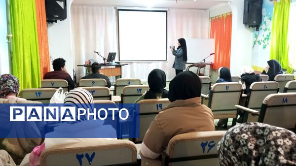 آخرین جلسه از کارگاه خبرنگاری پانا در نیشابور