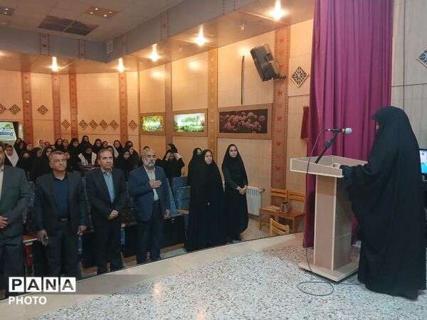  پرچم‌داری نوجوانان مروست در اختتامیه «طرح مانا»