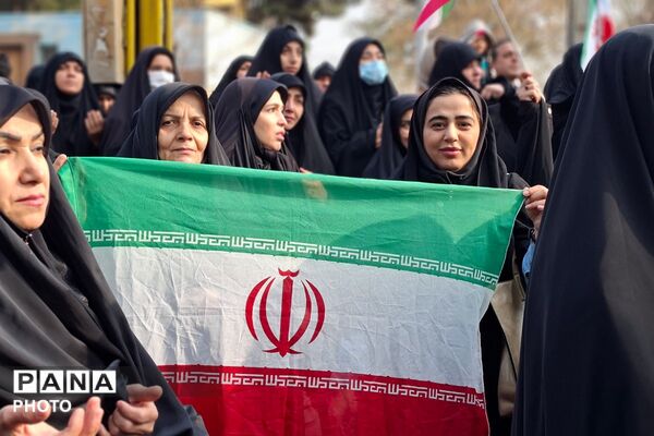 بیعت مردم قرچک با سومین رهبر نظام مقدس جمهوری اسلامی ایران