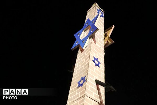 آتشِ غیرت در خاکِ قرچک؛ شعله‌هایِ رهایی، نمادهایِ اسارت را سوزاند