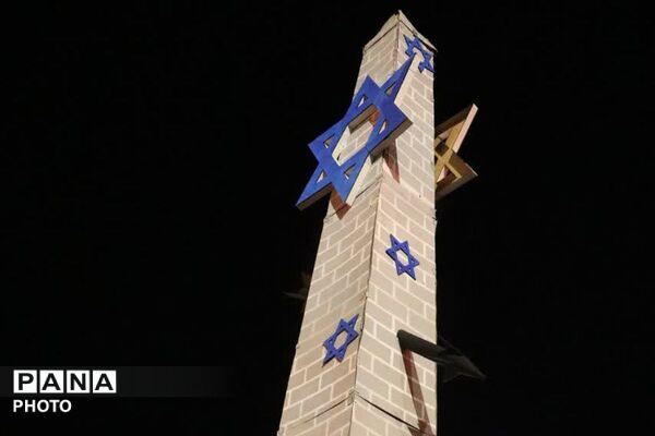 آتشِ غیرت در خاکِ قرچک؛ شعله‌هایِ رهایی، نمادهایِ اسارت را سوزاند