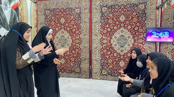 بازدید دانش آموزان دبیرستان دخترانه امید از آرامگاه شهید مدرس