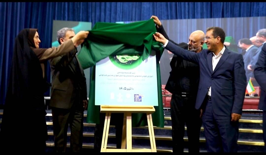 آغاز طرح ملی آموزش هوش مصنوعی در مدارس غیردولتی با حضور مقامات ارشد کشور در تبریز