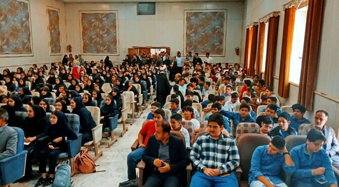 آیین تقدیر از برگزیدگان جشنواره فرهنگی-هنری فردا در کانون اندیشه کرمان