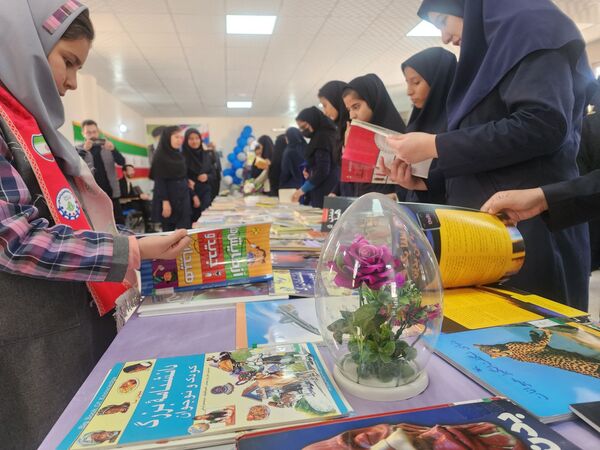 افتتاح نمایشگاه کتاب در کانون‌های فرهنگی‌تربیتی نوخندان