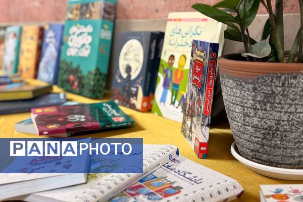 وقتی کتاب‌ها در مدرسه صف می‌کشند؛ استقبال پرشور دانش‌آموزان از نمایشگاه کتاب