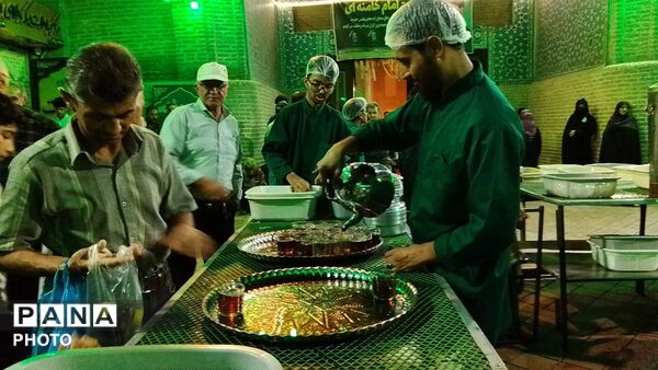 چایخانه حضرت زهرا؛ کانونِ گرمِ همدلی در شب‌های نیشابور