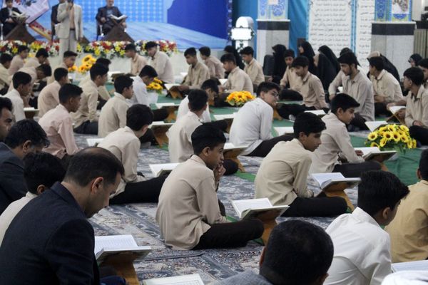 محفل انس با قرآن کریم در بندرعباس