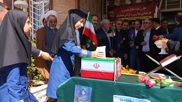 جشن عاطفه‌ها در ملکان؛ مهربانی به وقت مدرسه