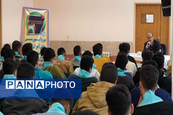 دوره آموزشی دانش‌آموزان اعزامی به حج عمره