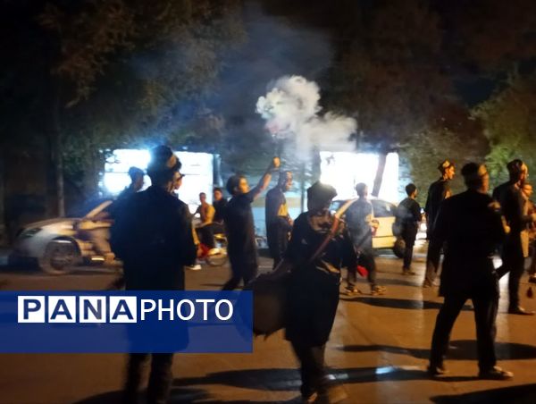 مراسم عزای شام غربت هشتمین آفتاب دل ها، همراه با آیین شمع‌گردانی 