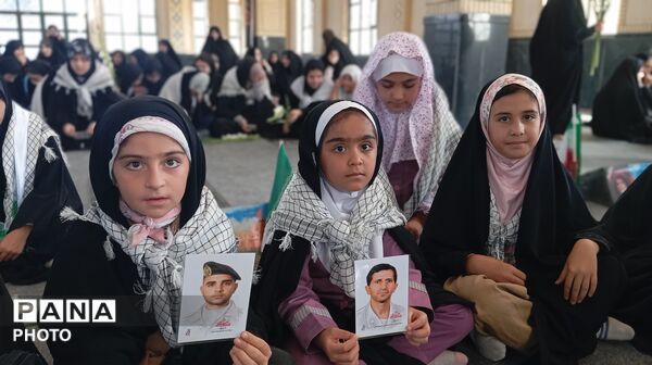 میهمانی لاله‌ها در شهرستان بن با حضور دانش‌آموزان 