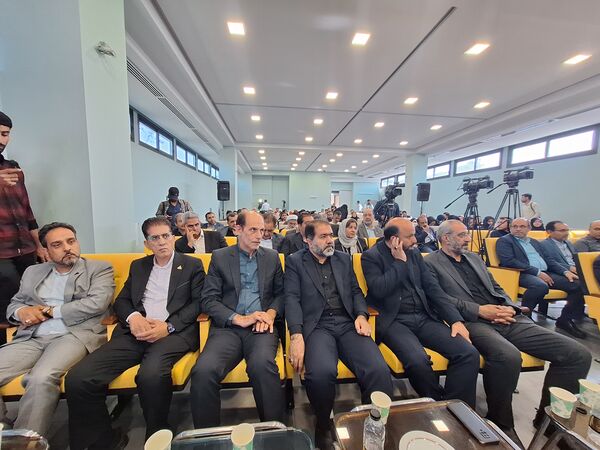  آیین کلنگ‌زنی همزمان ۱۰۰۰ کلاس درس خیرساز در سطح استان اصفهان 