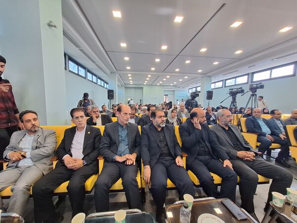  آیین کلنگ‌زنی همزمان ۱۰۰۰ کلاس درس خیرساز در سطح استان اصفهان 