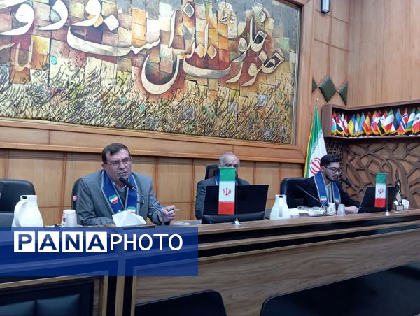 نشست هم‌اندیشی مسئولان سازمان دانش‌آموزی استان فارس روز اول