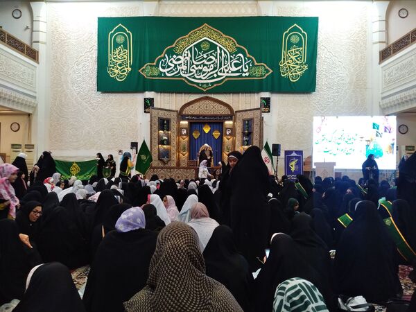 شادپیمایی و تجمع بزرگ دختران فاطمی در سومین حرم اهل بیت(ع)