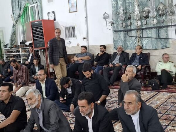 اولین نشست فعالان قرآنی، فرهنگی و هنری در روستای نامن شهرستان داورزن 
