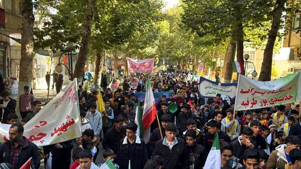 حضور پرشور مردم در راهپیمایی ۱۳ آبان طرقبه