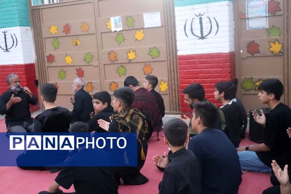 قرائت دعای زیارت عاشورا در شب های محرم در مسجد حضرت صاحب الزمان(عج)