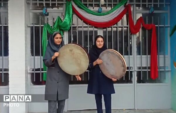 جشن استعداد و هویت ‌یابی ، هر دانش آموز یک مهارت  در دبیرستان دخترانه نجمه صدری  