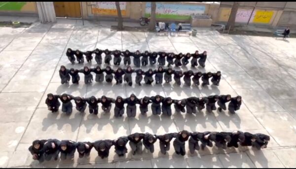 اجرای پیرامید در دبیرستان فاطمه الزهرا(ص) آشخانه