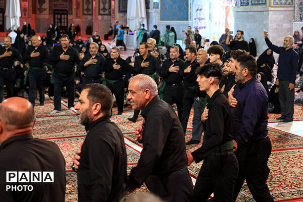 عزاداری سنتی شب هفتم محرم در «حسینیه حرم»