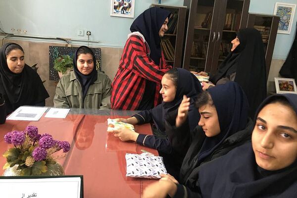 برپای ایستگاه صلواتی به‌مناسبت شهادت حضرت فاطمه (س) در هنرستان کوثر ناحیه یک شهرری
