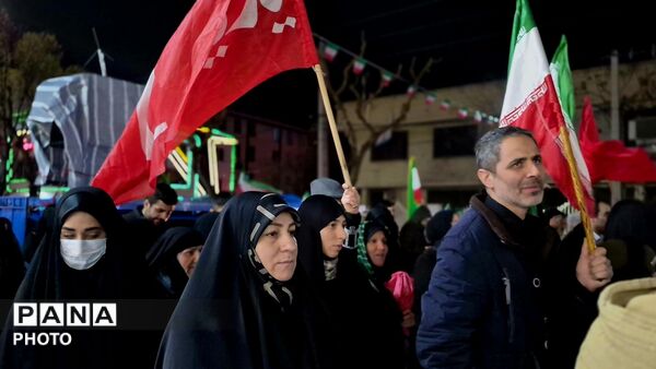 حماسه پرشور مردم فردیس، از ادای احترام به مقام شامخ شهیدان تا محکومیت جنایات استکبار جهانی