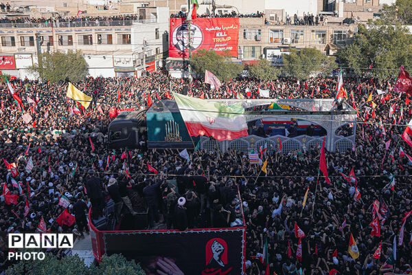 تشییع پیکر رهبر شهید انقلاب در مشهد مقدس-۳