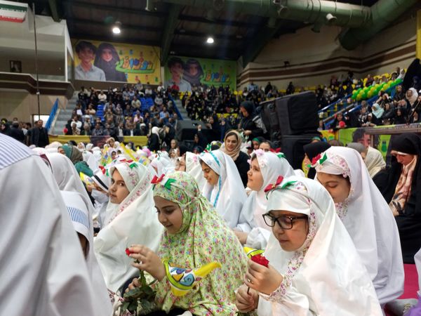 اجتماع بزرگ «روزه اولی‌ها» در ورزشگاه شهید‌شیرودی 