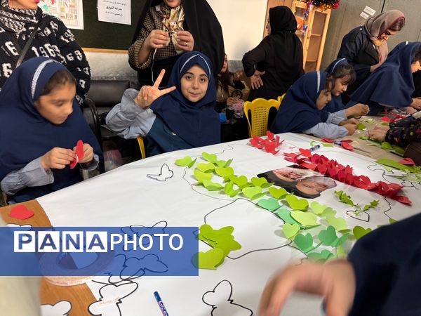 رویداد مادر دختری با محوریت پرچم ایران در مدرسه المهدی ناحیه 2 کرج 