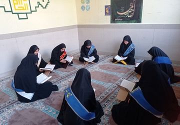 جزء خوانی قرآن کریم توسط دانش آموزان دبیرستان گلستان