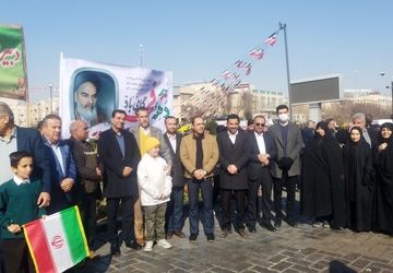 حضور فرهنگیان و دانش آموزان در راهپیمایی۲۲ بهمن