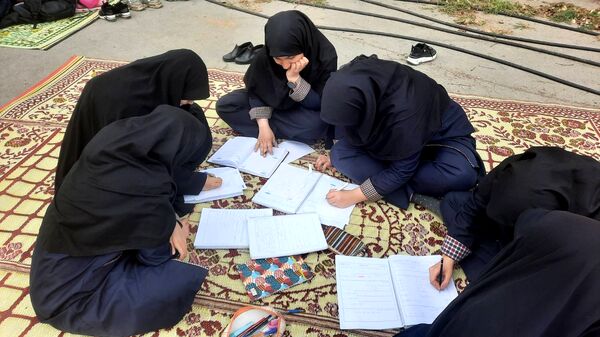 ضیافت افطاری در دبیرستان هیات امنایی فیض کاشانی