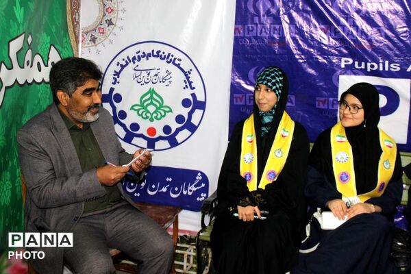 دختران شورای دانش‌آموزی کرمان، مدیران پاتوق‌های نوجوانان مبارز