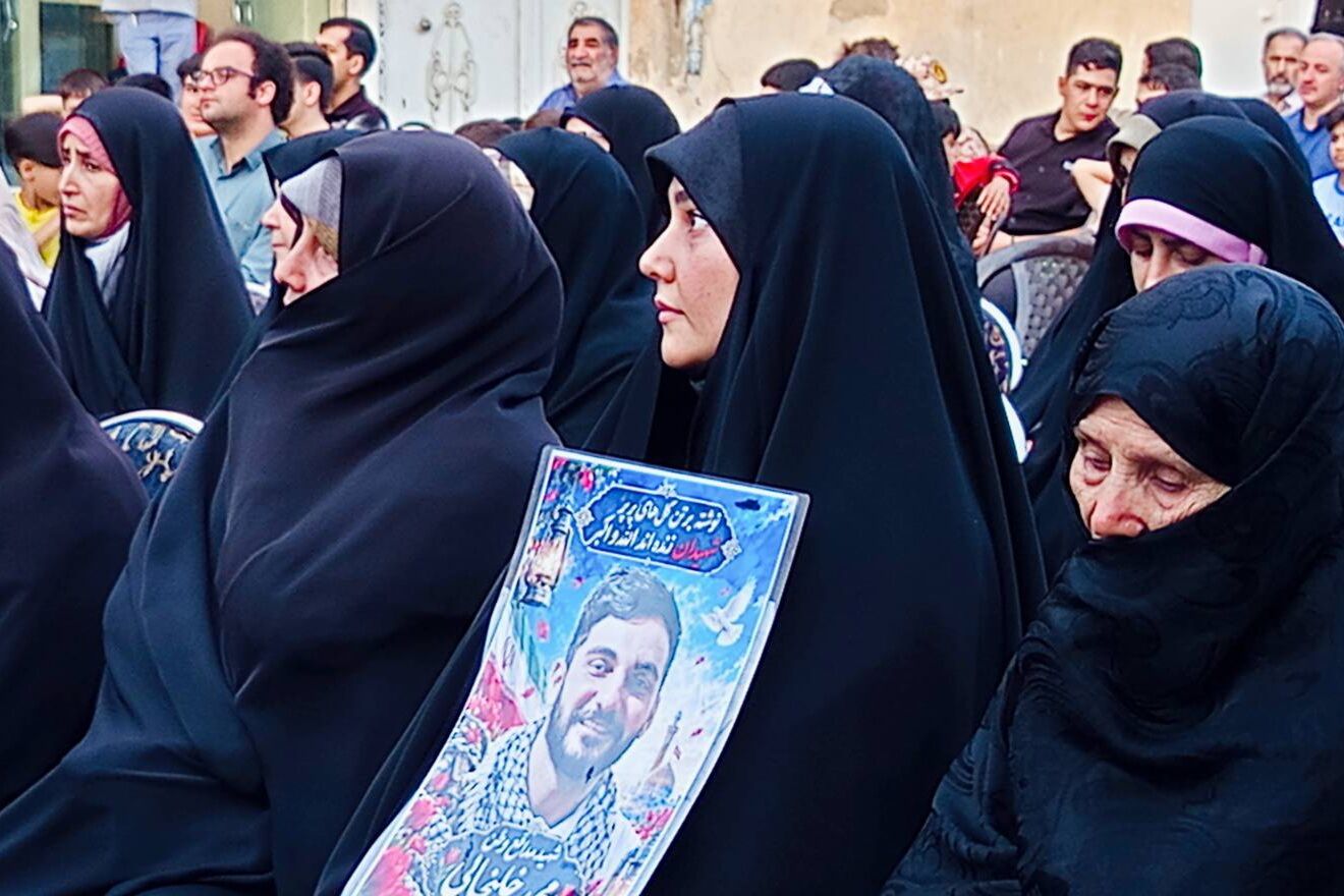 آیین «آبروی محله» در تکریم شهیدان جنگ رمضان
