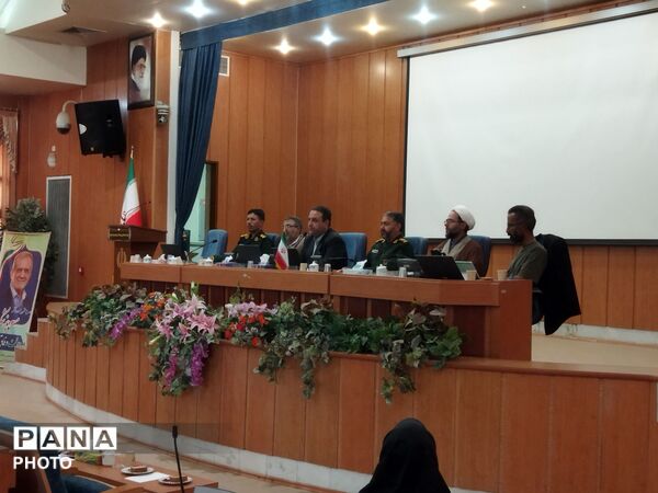 نشست صمیمی فرماندار نیشابور با خبرنگاران