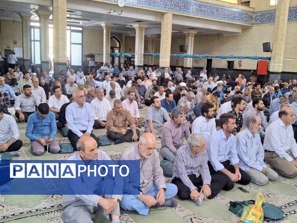 حضور مردم و  فرهنگیان متدین ملارد در صفوف نماز جمعه 