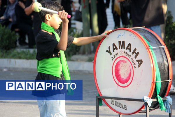 حضور نسل سوم حسینی در تاسوعا